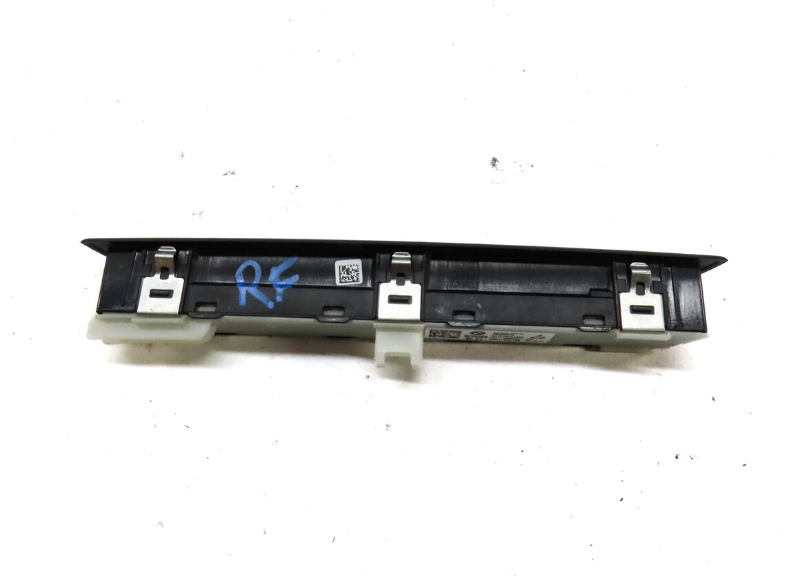 Thumbnail 4: 2013 BMW 750i (F01) FRONT RIGHT PASSENGER SEAT MEMORY MASSAGE CONTROL SWITCH