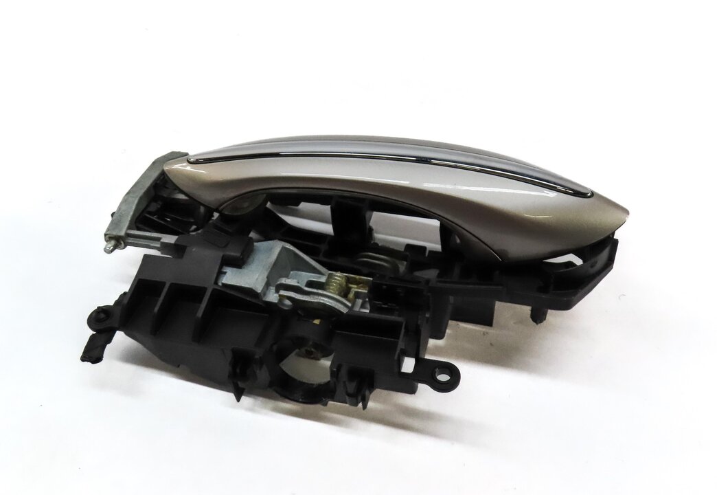 09-19 BMW 5 6 7 SERIES (F01 F07 F10 F12) LEFT REAR COMFORT DOOR HANDLE CASHMERE