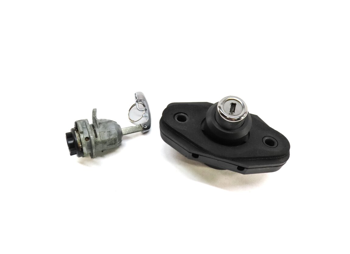 2013 BMW 750i (F01) HATCH TRUNK LOCK CYLINDER & PUSH OPEN BUTTON w/ SKELETON KEY