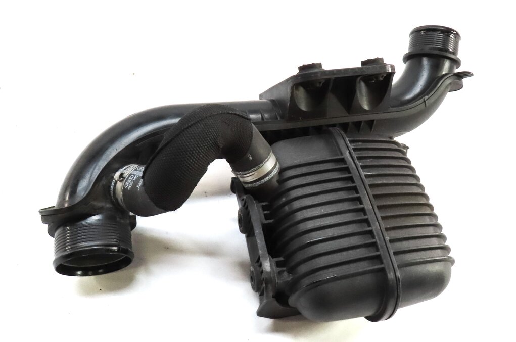 Thumbnail 3: 2014 AUDI A6 (C7) 2.0L TURBO CAED ENGINE INTERCOOLER PRESSURE PIPE w/ DAMPER BOX