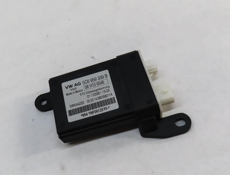 Thumbnail 3: 2014 AUDI A6 (C7) FRONT RIGHT PASSENGER SEAT OCCUPANCY SENSOR CONTROL MODULE