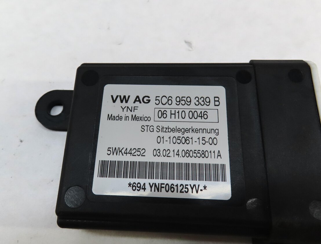 Thumbnail 4: 2014 AUDI A6 (C7) FRONT RIGHT PASSENGER SEAT OCCUPANCY SENSOR CONTROL MODULE