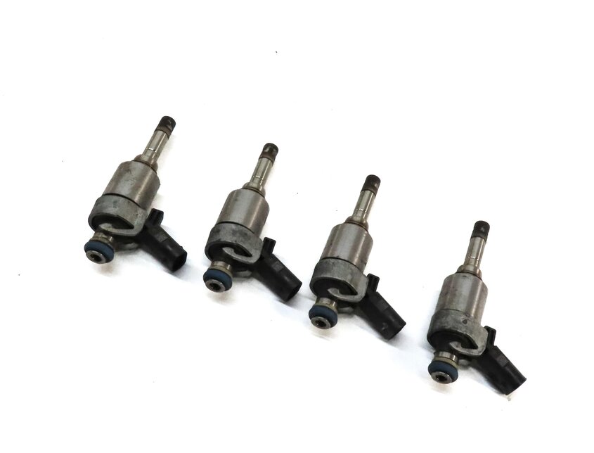 08-17 AUDI A3 A4 A5 A6 Q5 TT (8P B8 8K 8T 8R MK2 C7) 2.0L FSI FUEL INJECTOR SET4