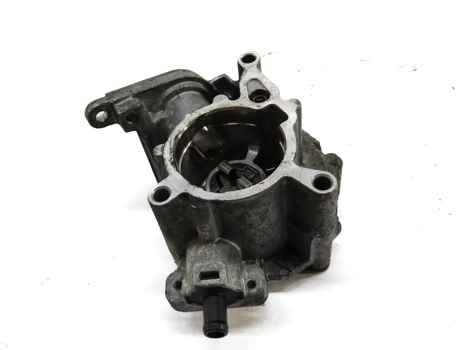 Thumbnail 2: 2009-2017 AUDI A4 A5 A6 (B8 8T 8K C7) 2.0L TURBO ENGINE BRAKE VACUUM PUMP