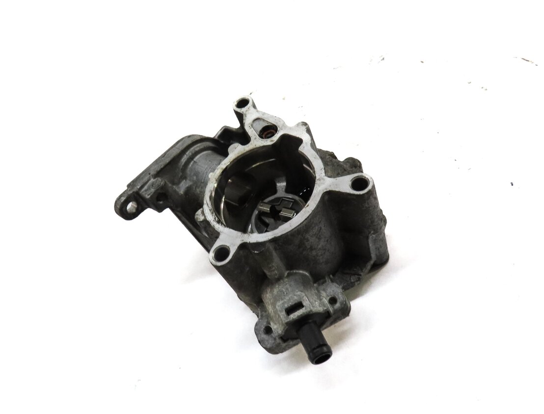Thumbnail 3: 2009-2017 AUDI A4 A5 A6 (B8 8T 8K C7) 2.0L TURBO ENGINE BRAKE VACUUM PUMP