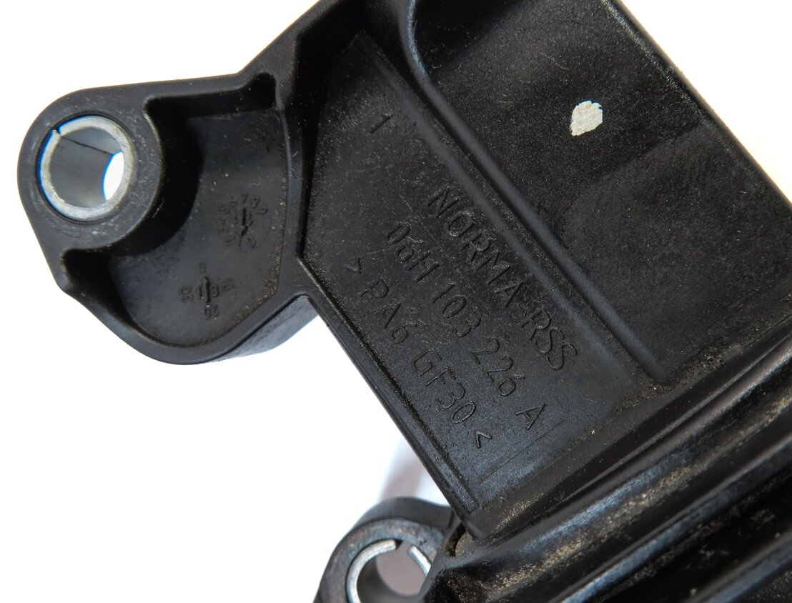 Thumbnail 7: 2014 AUDI A6 (C7) 2.0L TURBO CAED ENGINE PCV VENT OIL SEPARATOR 06H103495AE