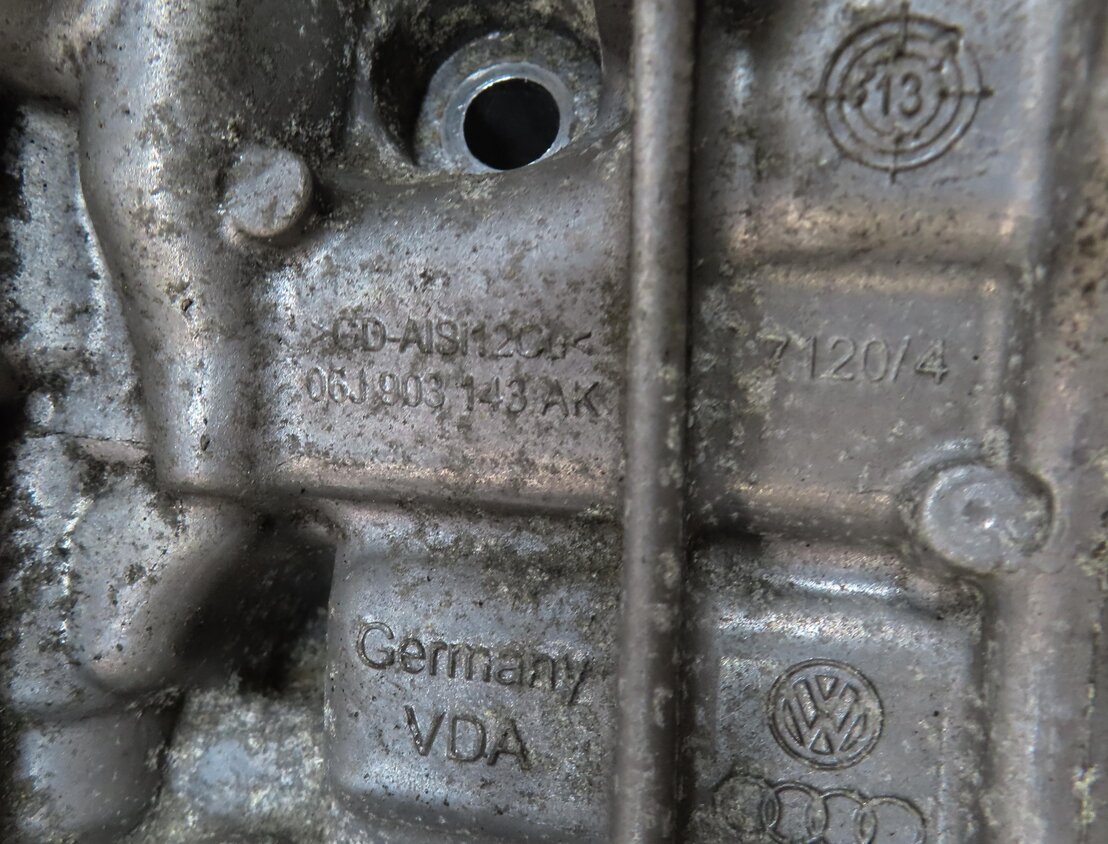 Thumbnail 7: 2014 AUDI A6 (C7) 2.0L TURBO CAED ENGINE OIL FILTER MOUNT BRACKET w/ OIL COOLER