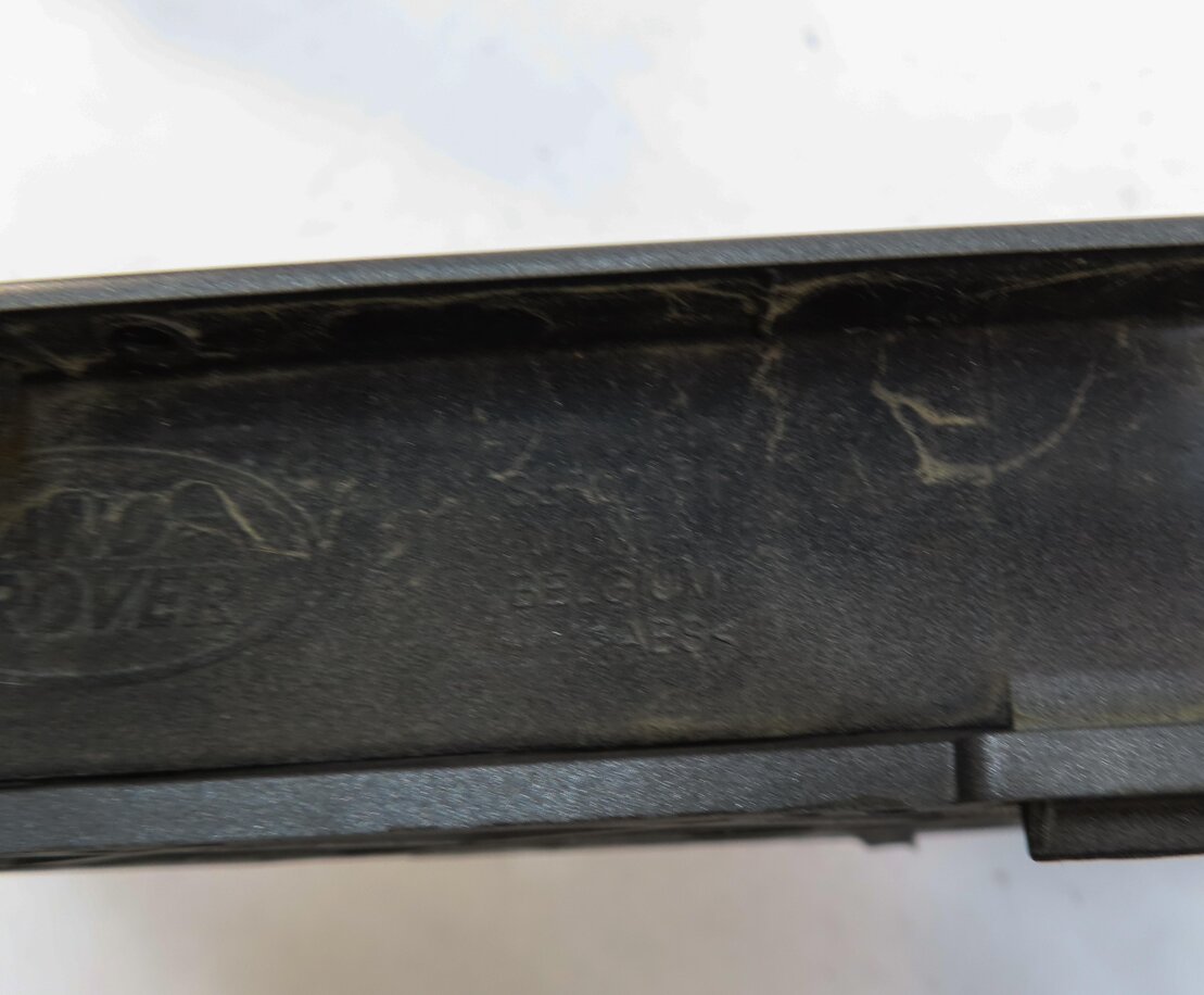 Thumbnail 7: 2008 RANGE ROVER SPORT (L320) FRONT LEFT & RIGHT FENDER GRILLE AIR VENT SET 2