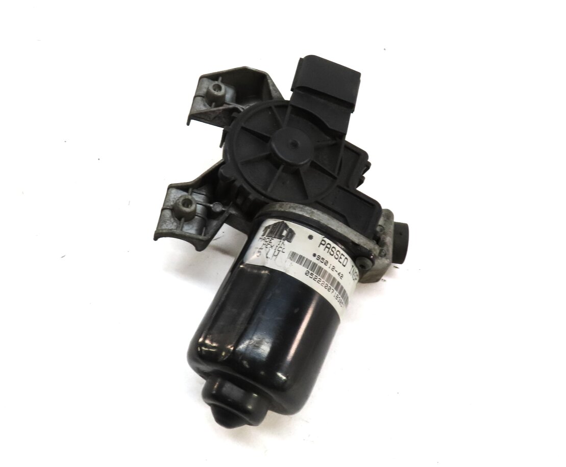 Thumbnail 1: 05-16 LAND ROVER LR3 LR4 - RANGE ROVER SPORT (L320) FRONT WINDSHIELD WIPER MOTOR