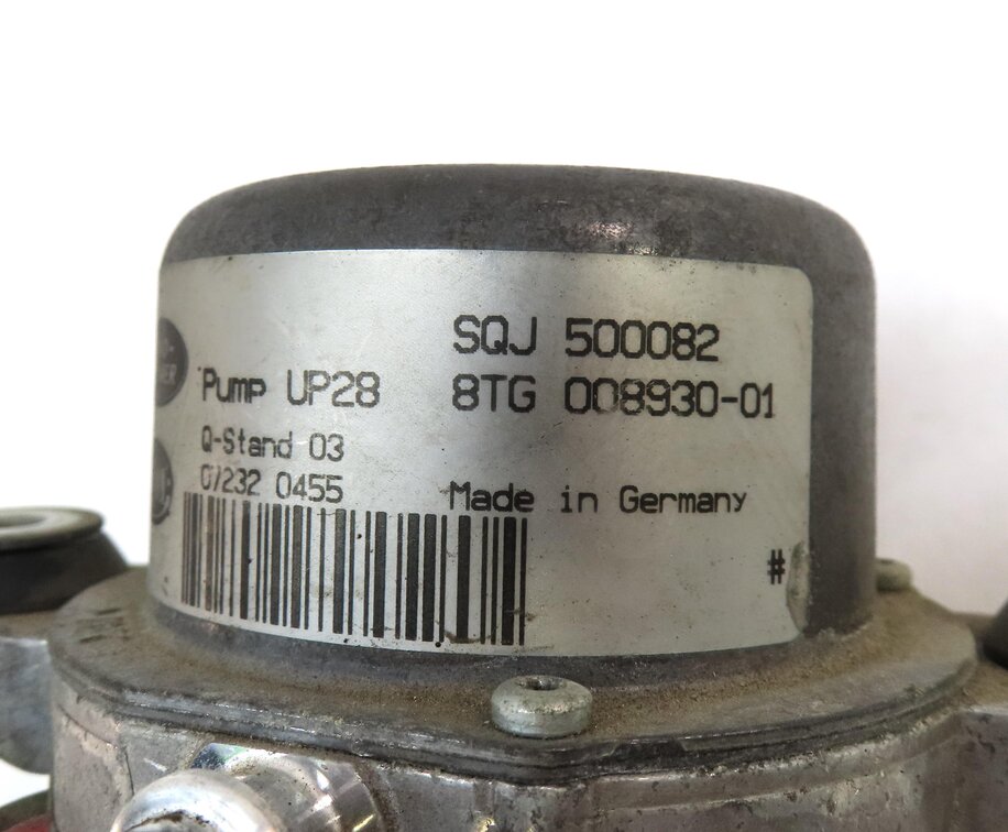 Thumbnail 7: 2005-2009 LAND ROVER LR3 - RANGE ROVER SPORT (L320 L322) BRAKE VACUUM PUMP
