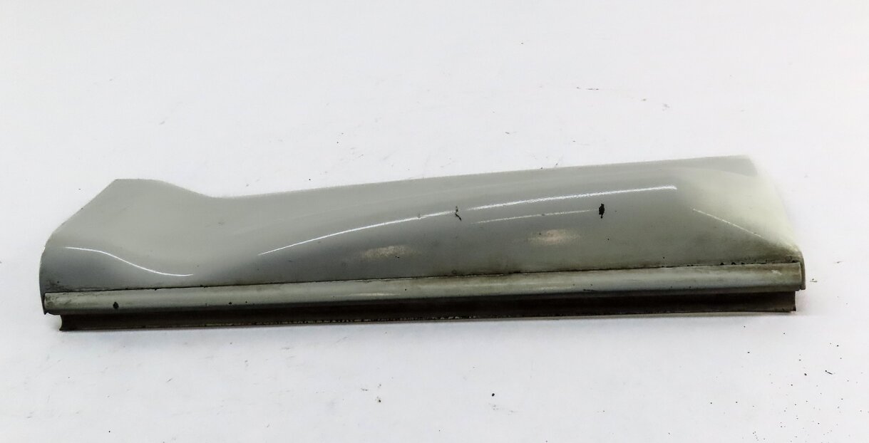 Thumbnail 2: 2008 RANGE ROVER SPORT (L320) REAR RIGHT LOWER DOOR TRIM MOULDING (WHITE)