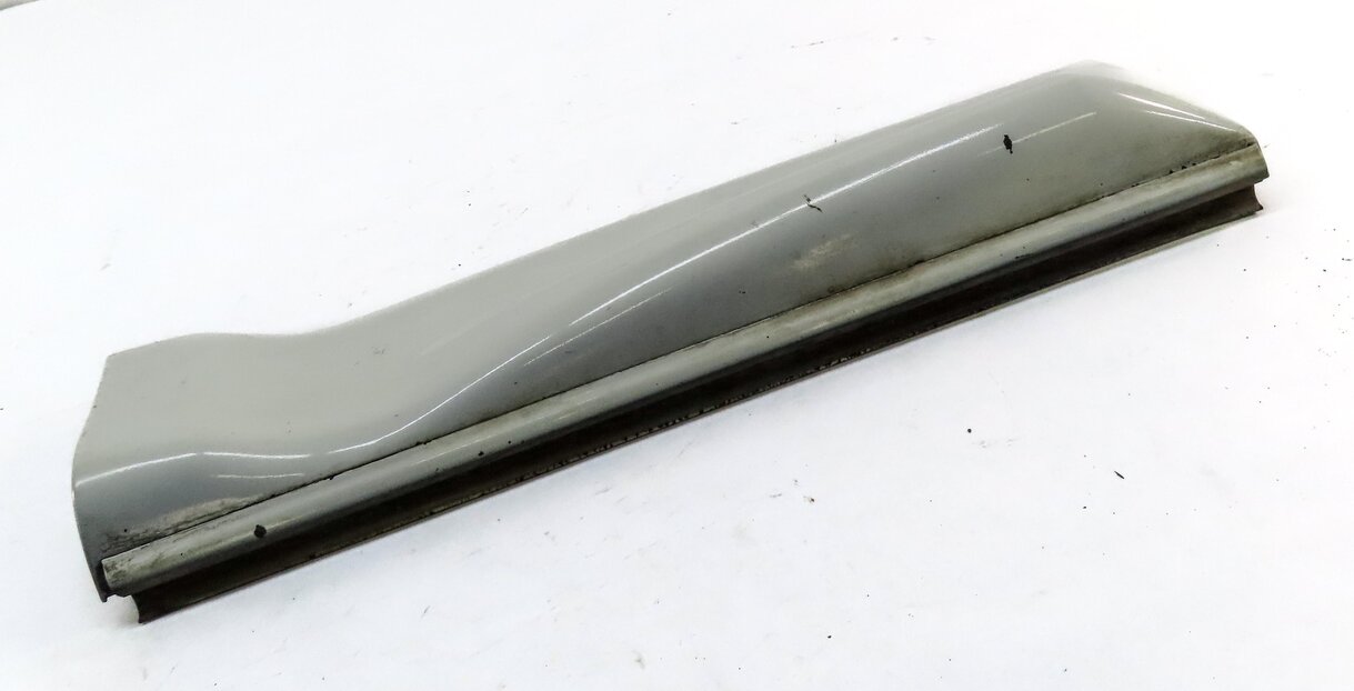 Thumbnail 3: 2008 RANGE ROVER SPORT (L320) REAR RIGHT LOWER DOOR TRIM MOULDING (WHITE)