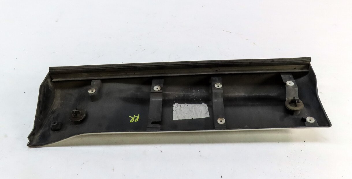 Thumbnail 7: 2008 RANGE ROVER SPORT (L320) REAR RIGHT LOWER DOOR TRIM MOULDING (WHITE)