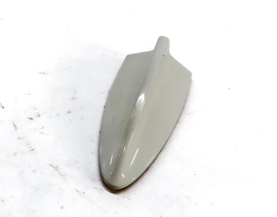 2014 BMW X1 (E84) REAR ROOF SHARK FIN ANTENNA COVER (ALPINE WHITE 300)