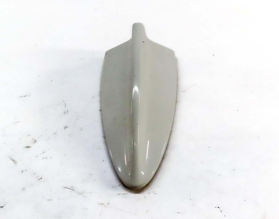 Thumbnail 2: 2014 BMW X1 (E84) REAR ROOF SHARK FIN ANTENNA COVER (ALPINE WHITE 300)