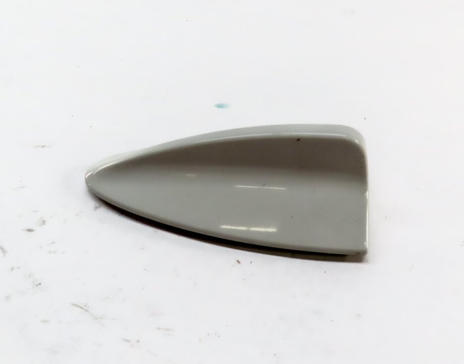 Thumbnail 4: 2014 BMW X1 (E84) REAR ROOF SHARK FIN ANTENNA COVER (ALPINE WHITE 300)