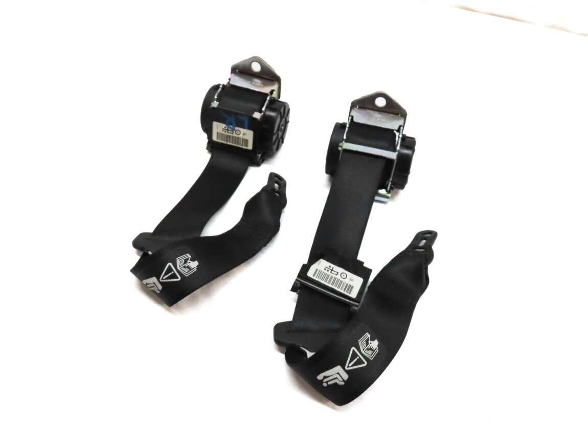 2014 BMW X1 (E84) REAR 2ND ROW LEFT & RIGHT SEATBELT RETRACTOR SET 2 (BLACK)