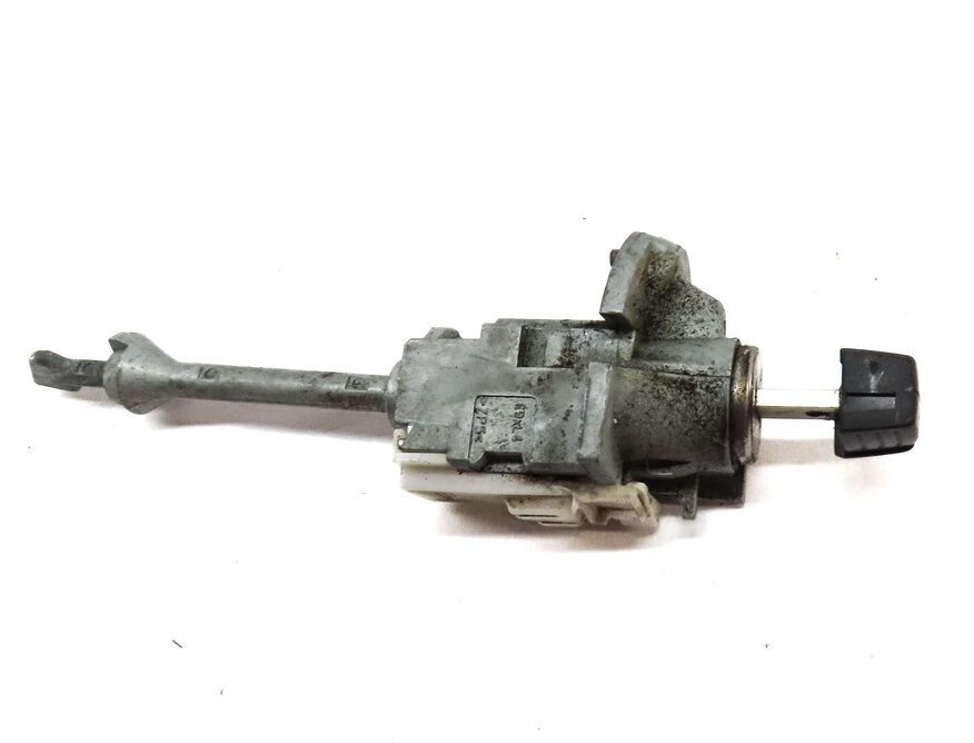 Thumbnail 9: 2014 BMW X1 (E84) FRONT LEFT DOOR LOCK CYLINDER & SKELETON KEY