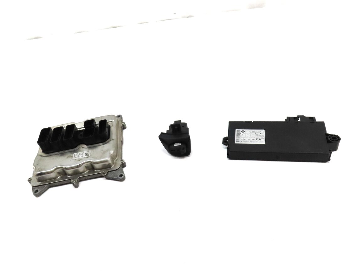 Thumbnail 2: 2014 BMW X1 (E84) 2.0L N20 TURBO IMMOBILIZER CAS3 ENGINE MODULE & KEY SET