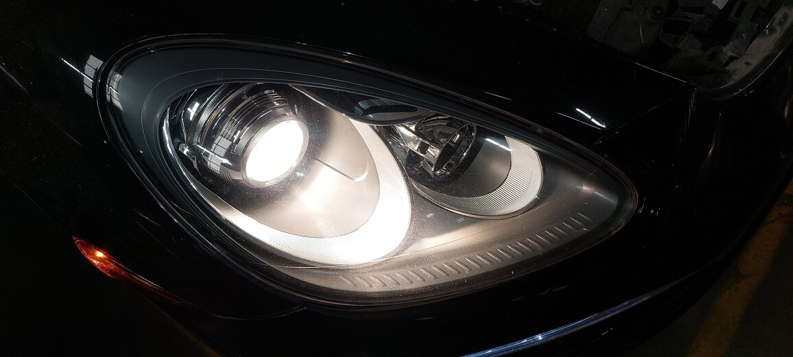Thumbnail 2: 2011-2014 PORSCHE CAYENNE (958) FRONT RIGHT PASSENGER HALOGEN HEADLIGHT LAMP