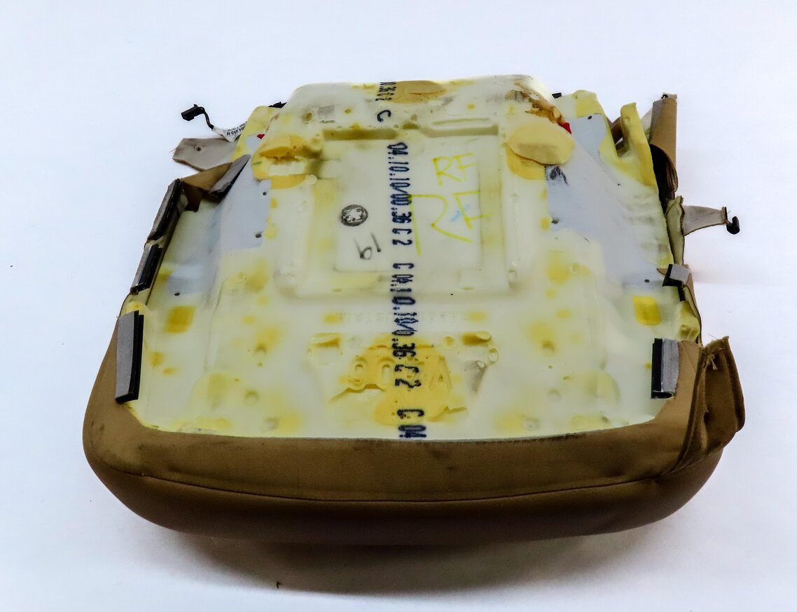 Thumbnail 5: 2011 PORSCHE CAYENNE 958 RIGHT PASSENGER LOWER BOTTOM HEATED SEAT CUSHION BEIGE