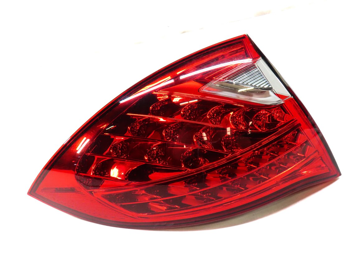 Thumbnail 4: 2011-2014 PORSCHE CAYENNE (958) LEFT DRIVER OUTER TAILLIGHT BRAKE LIGHT LAMP