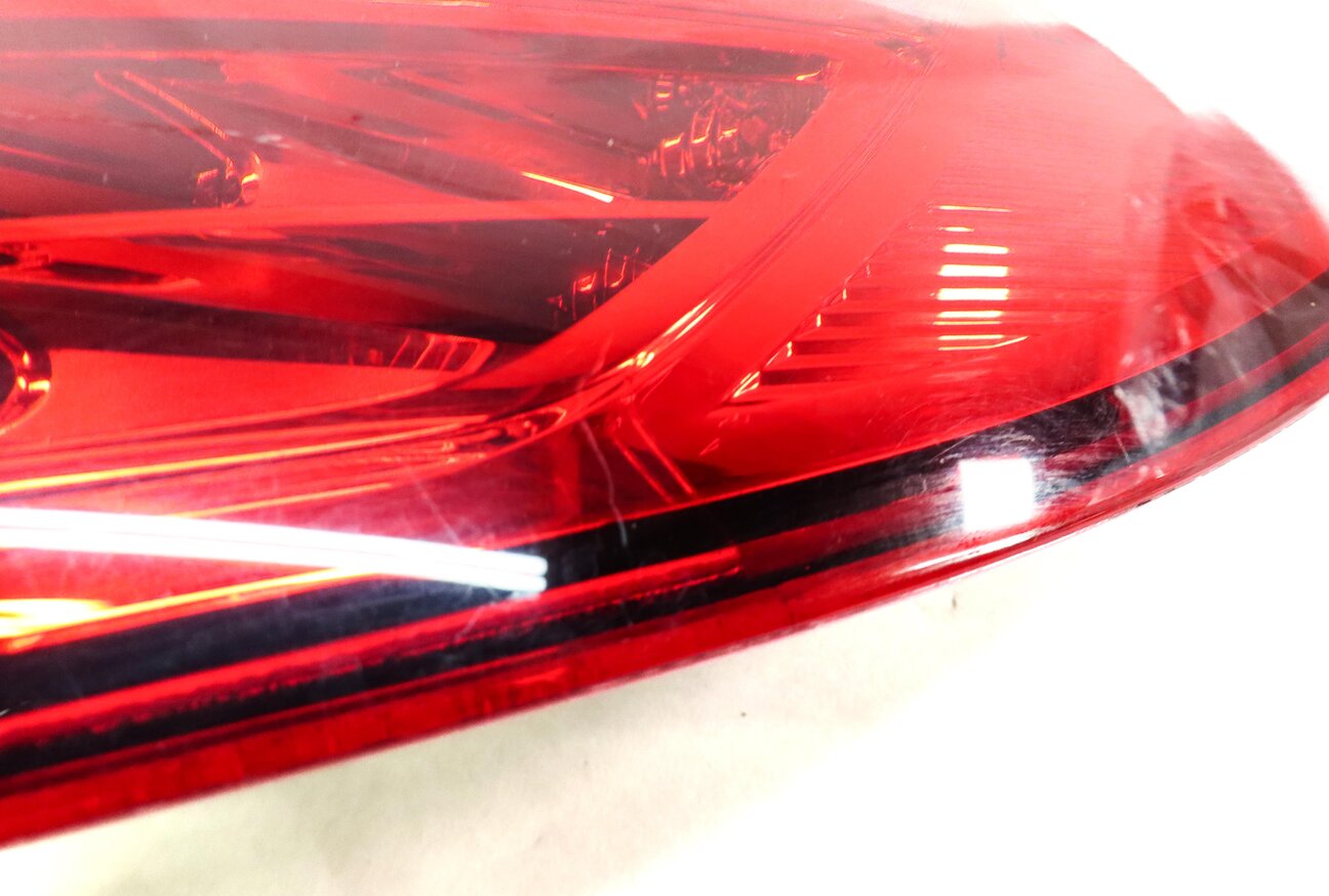 Thumbnail 8: 2011-2014 PORSCHE CAYENNE (958) RIGHT PASSENGER OUTER TAILLIGHT BRAKE LIGHT LAMP