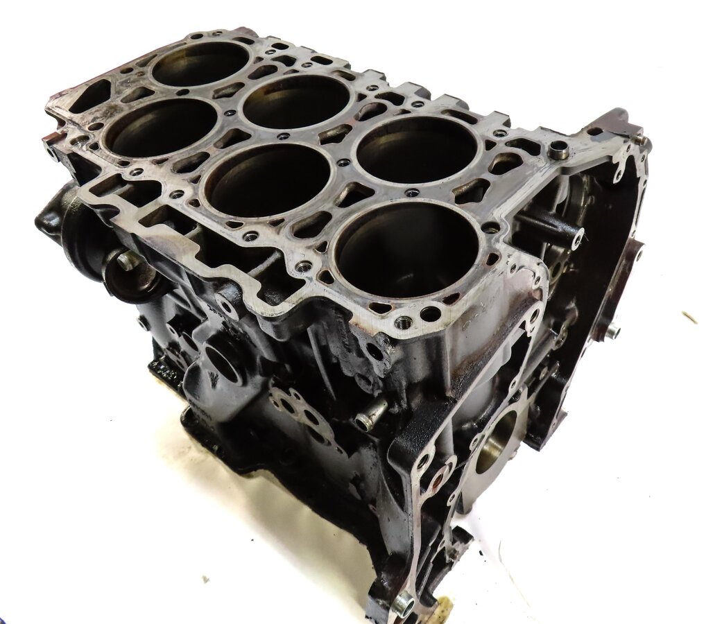 Thumbnail 2: 2011-2012 PORSCHE CAYENNE (958) 3.6L M55.02 VR6 ENGINE CYLINDER BLOCK (BARE)