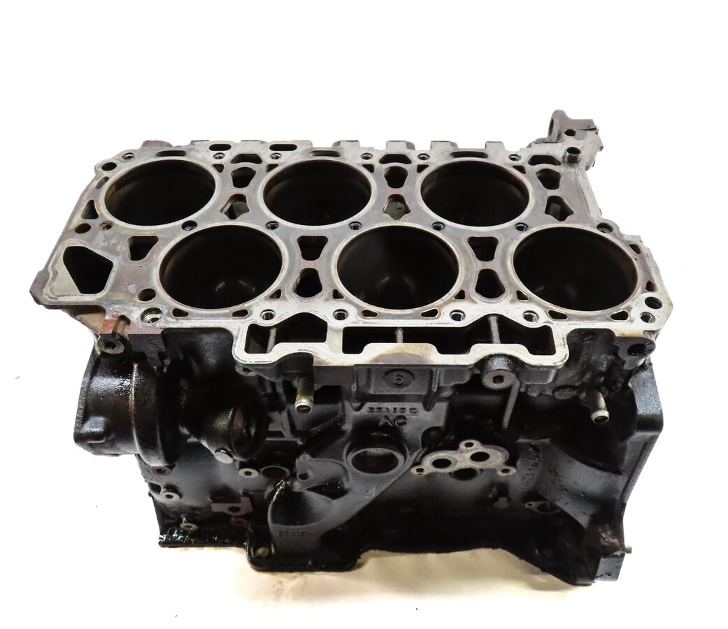 Thumbnail 3: 2011-2012 PORSCHE CAYENNE (958) 3.6L M55.02 VR6 ENGINE CYLINDER BLOCK (BARE)
