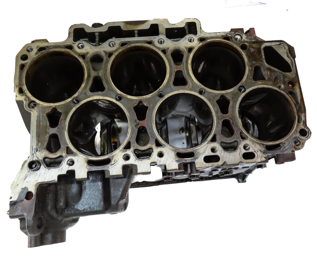 Thumbnail 6: 2011-2012 PORSCHE CAYENNE (958) 3.6L M55.02 VR6 ENGINE CYLINDER BLOCK (BARE)