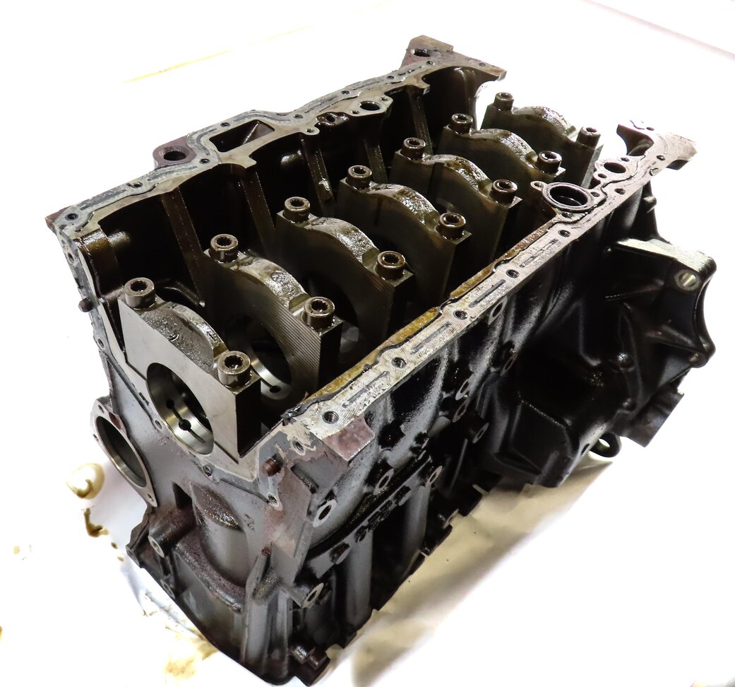 Thumbnail 7: 2011-2012 PORSCHE CAYENNE (958) 3.6L M55.02 VR6 ENGINE CYLINDER BLOCK (BARE)