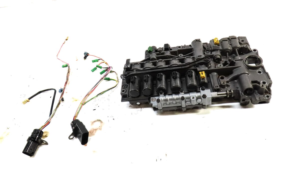 Thumbnail 2: 2011-2018 PORSCHE CAYENNE (958) A/T AUTO AUTOMATIC TRANSMISSION VALVE BODY