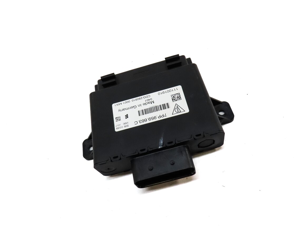 Thumbnail 3: 2011 PORSCHE CAYENNE (958) VOLTAGE CONVERTER CONTROL MODULE