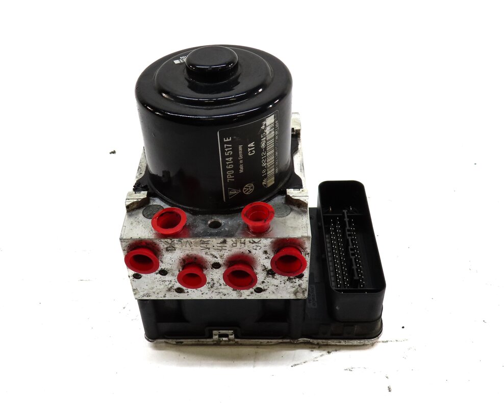 Thumbnail 2: 2011-2012 PORSCHE CAYENNE (958) ABS ANTI LOCK BRAKE PUMP w/ MODULE