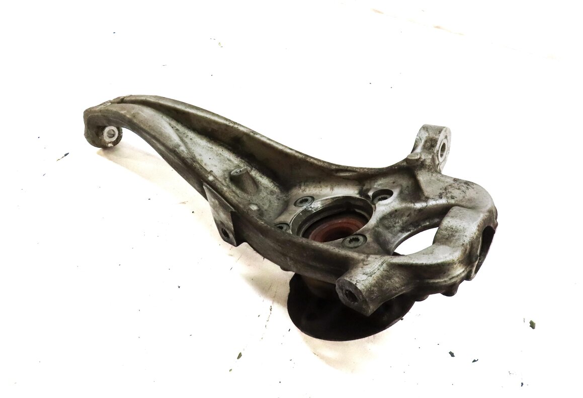 2011-2018 PORSCHE CAYENNE (958) RIGHT FRONT PASSENGER SPINDLE KNUCKLE HUB