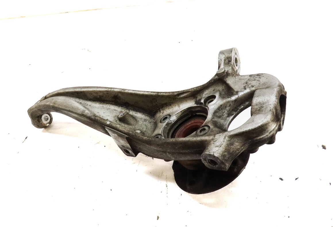 Thumbnail 2: 2011-2018 PORSCHE CAYENNE (958) RIGHT FRONT PASSENGER SPINDLE KNUCKLE HUB