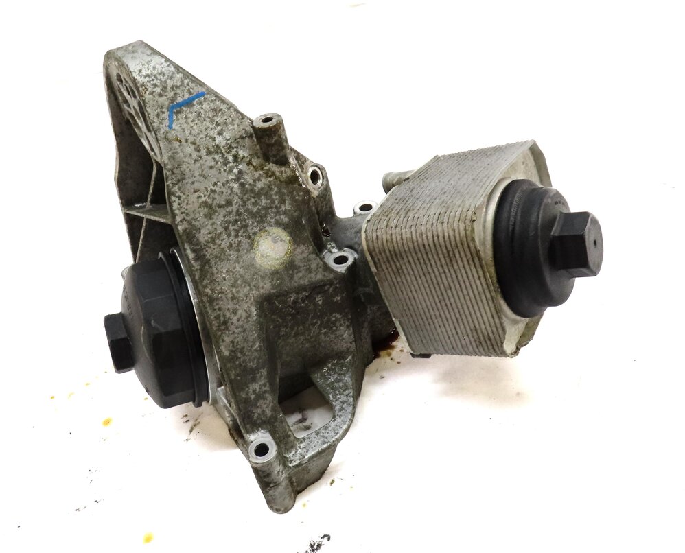 Thumbnail 2: 2011 PORSCHE CAYENNE (958) 3.6L VR6 ENGINE OIL FILTER HOUSING w/ COOLER