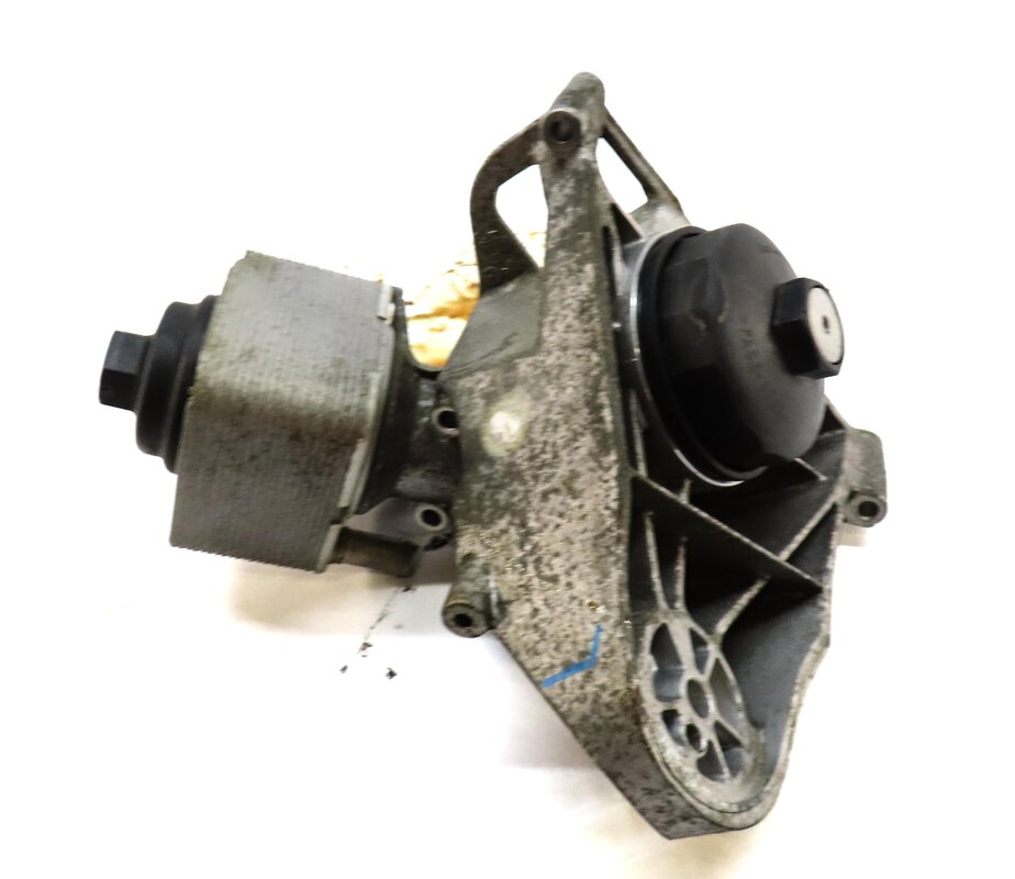 Thumbnail 6: 2011 PORSCHE CAYENNE (958) 3.6L VR6 ENGINE OIL FILTER HOUSING w/ COOLER