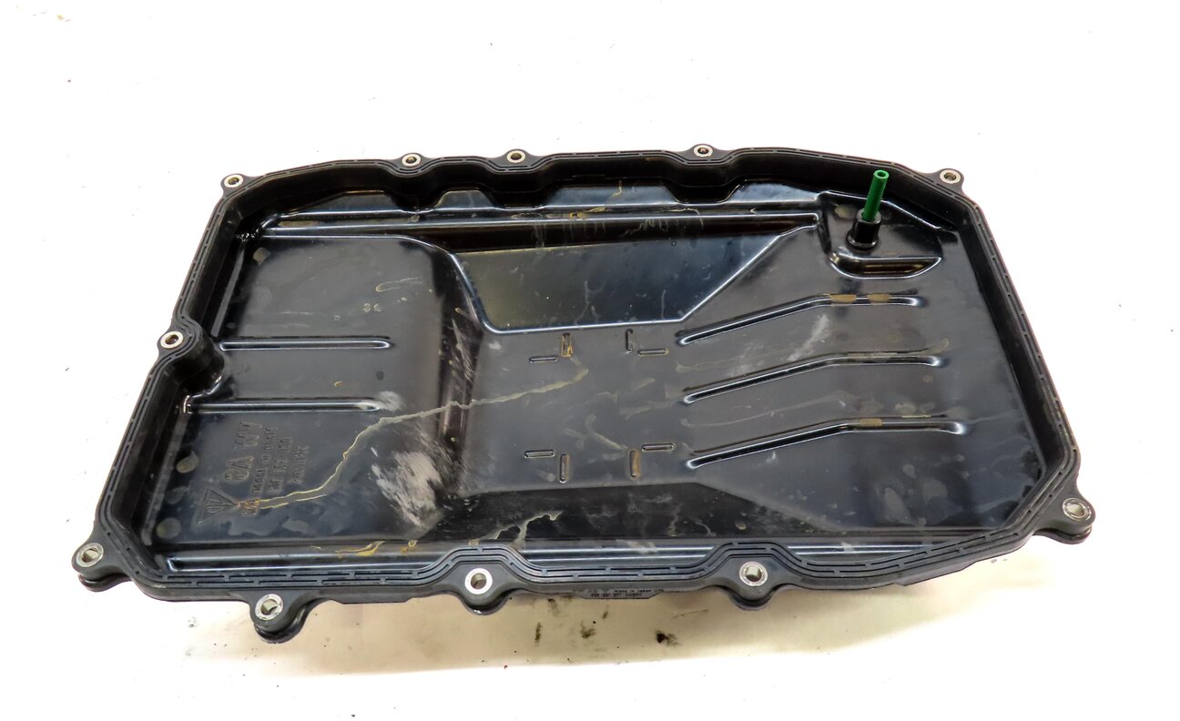 Thumbnail 2: 11-18 PORSCHE CAYENNE PANAMERA (958 970 G1) 3.0L HYBRID TRANSMISSION OIL PAN