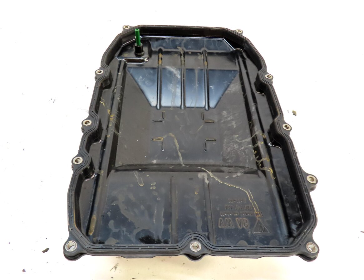 Thumbnail 4: 11-18 PORSCHE CAYENNE PANAMERA (958 970 G1) 3.0L HYBRID TRANSMISSION OIL PAN
