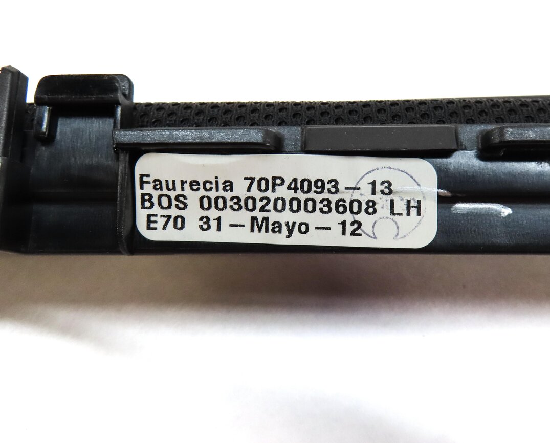 Thumbnail 7: 2007-2013 BMW X5 (E70) LEFT REAR RETRACTABLE WINDOW SUN SCREEN PRIVACY SHADE