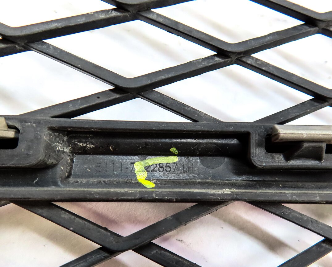 Thumbnail 6: 2012 BMW X5 (E70) FRONT LEFT DRIVER LOWER BUMPER GRILLE TRIM 51117222857
