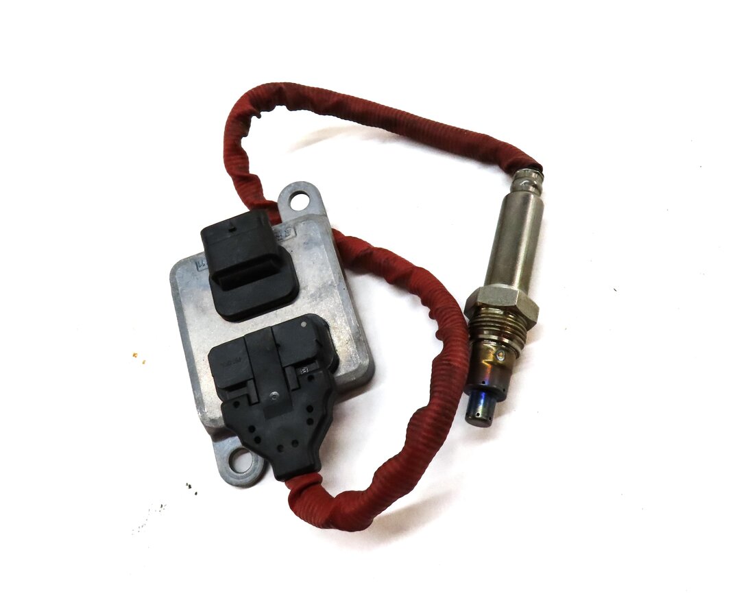 Thumbnail 3: 2012 BMW X5 (E70) 3.0L TURBO DIESEL M57Y ENGINE NOX SENSOR w/ MODULE 8589844