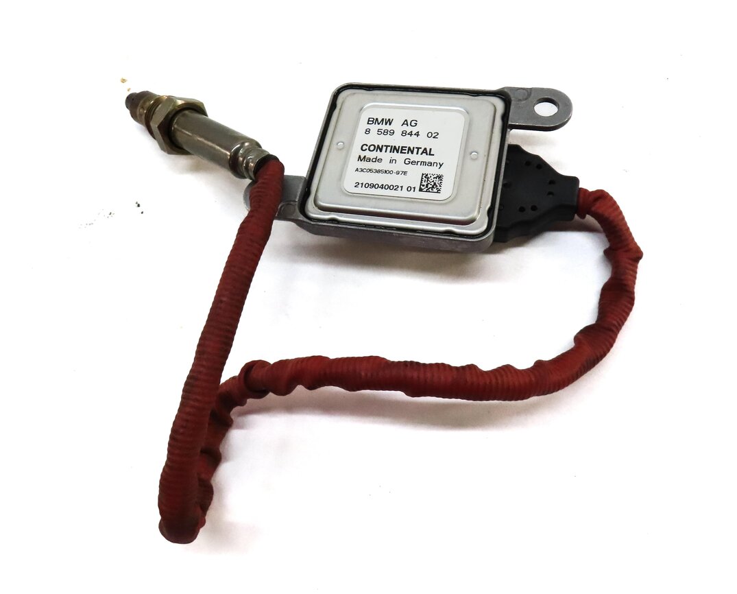 Thumbnail 4: 2012 BMW X5 (E70) 3.0L TURBO DIESEL M57Y ENGINE NOX SENSOR w/ MODULE 8589844