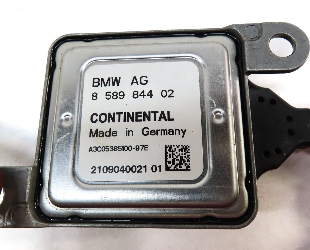 Thumbnail 5: 2012 BMW X5 (E70) 3.0L TURBO DIESEL M57Y ENGINE NOX SENSOR w/ MODULE 8589844
