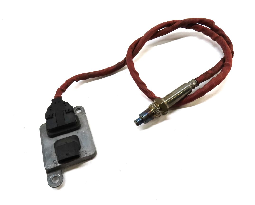 Thumbnail 3: 2012 BMW X5 (E70) 3.0L TURBO DIESEL M57Y ENGINE NOX SENSOR w/ MODULE 8589846