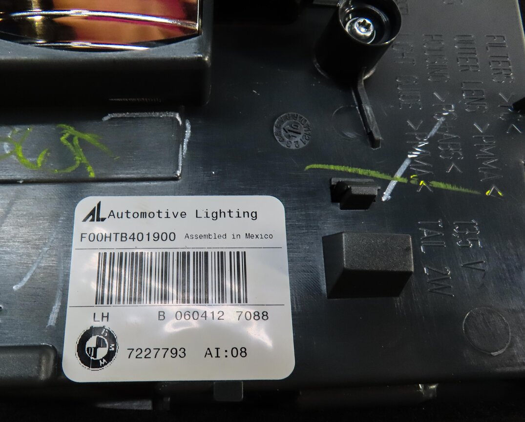 Thumbnail 6: 11-13 BMW X5 X5M (E70) LEFT DRIVER INNER TAILLIGHT LIGHT LAMP (INCANDESCENT)