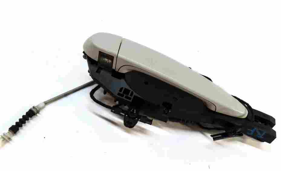 08-14 BMW X5 X5M X6 X6M (E70 E71) RIGHT FRONT COMFORT ACCESS DOOR HANDLE (WHITE)