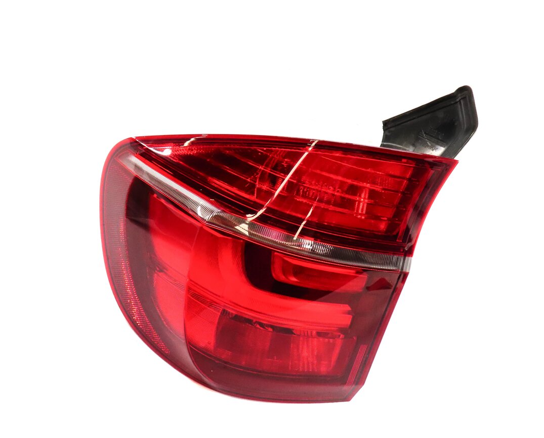2011-2013 BMW X5 X5M (E70) LEFT DRIVER REAR OUTER TAILLIGHT BRAKE LIGHT LAMP
