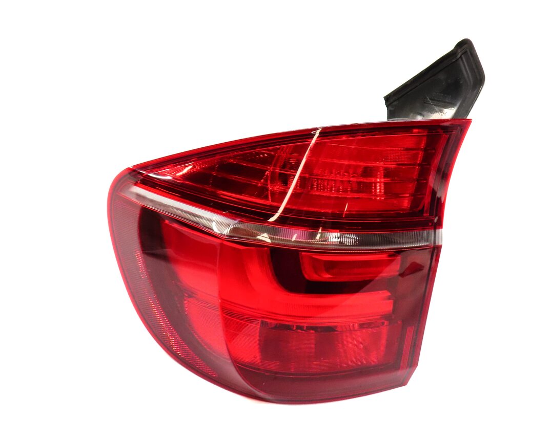 Thumbnail 3: 2011-2013 BMW X5 X5M (E70) LEFT DRIVER REAR OUTER TAILLIGHT BRAKE LIGHT LAMP